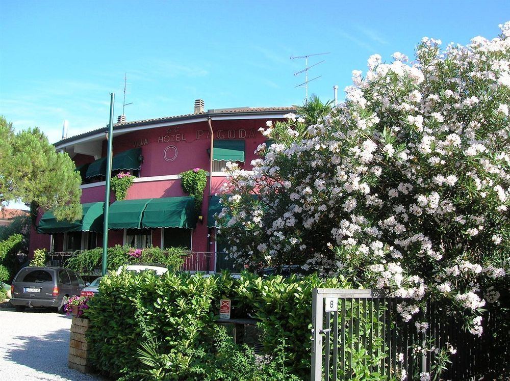 Hotel Villa Pagoda Sirmione Exteriör bild