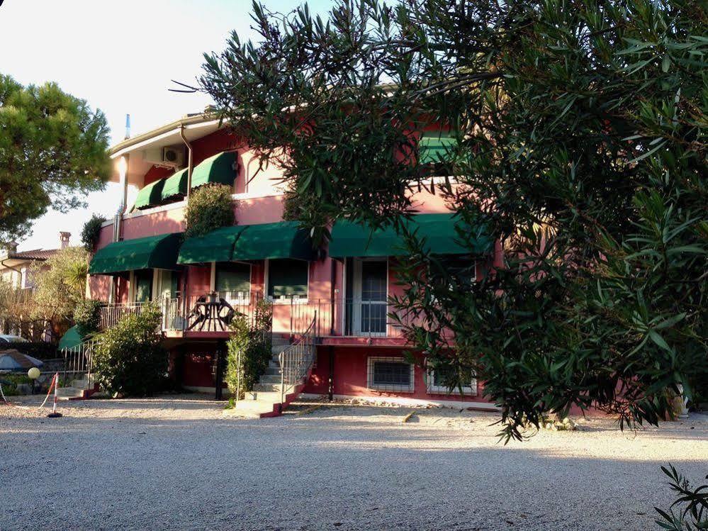 Hotel Villa Pagoda Sirmione Exteriör bild